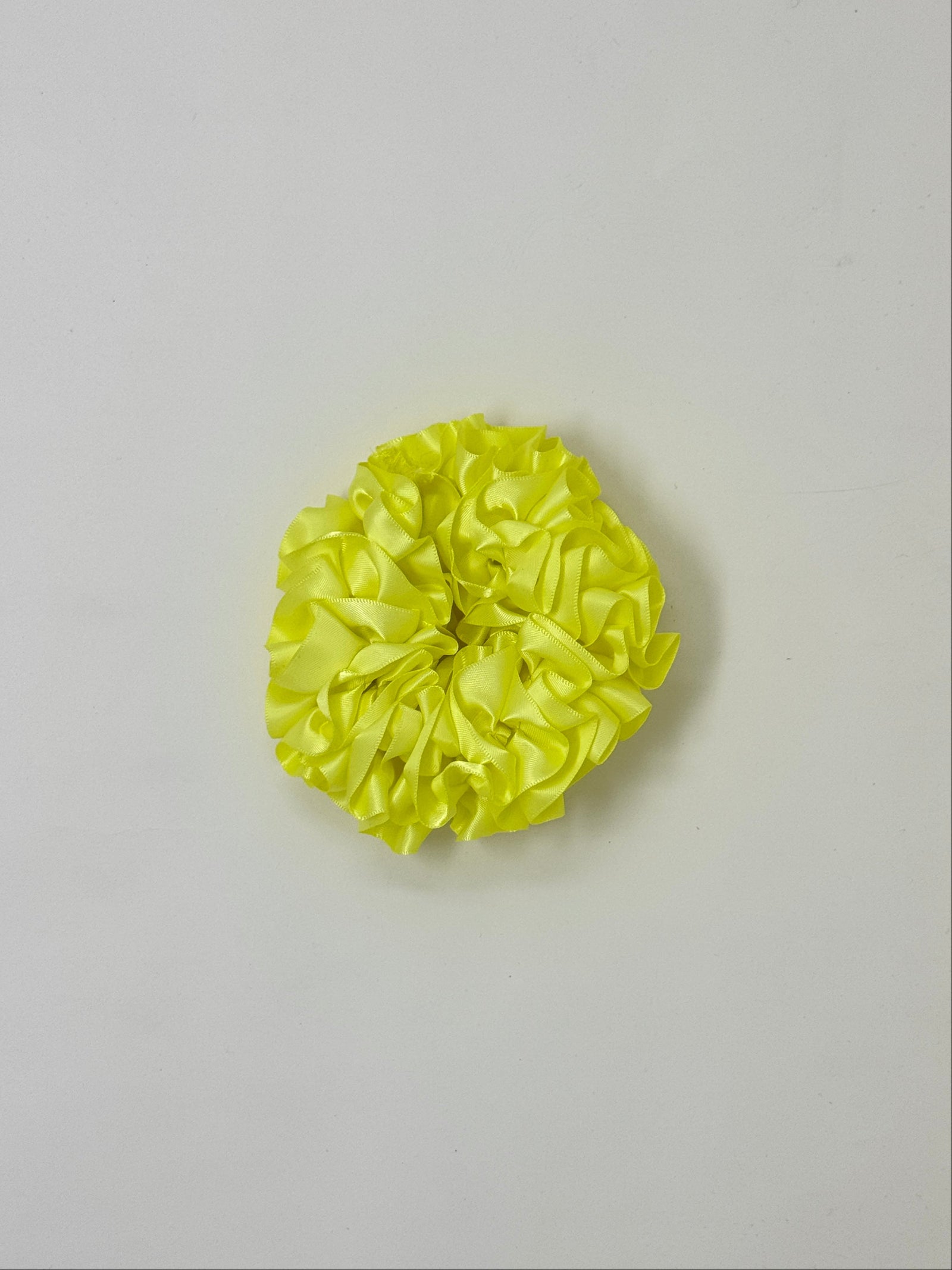 Carnation Scrunchie, Pistachio — TANGERINE display picture 2