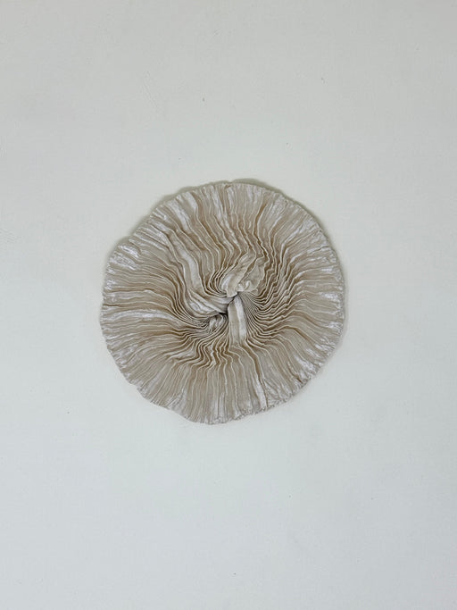 Azur Plissé Silk Scrunchie, Ivory | Tangerine NYC